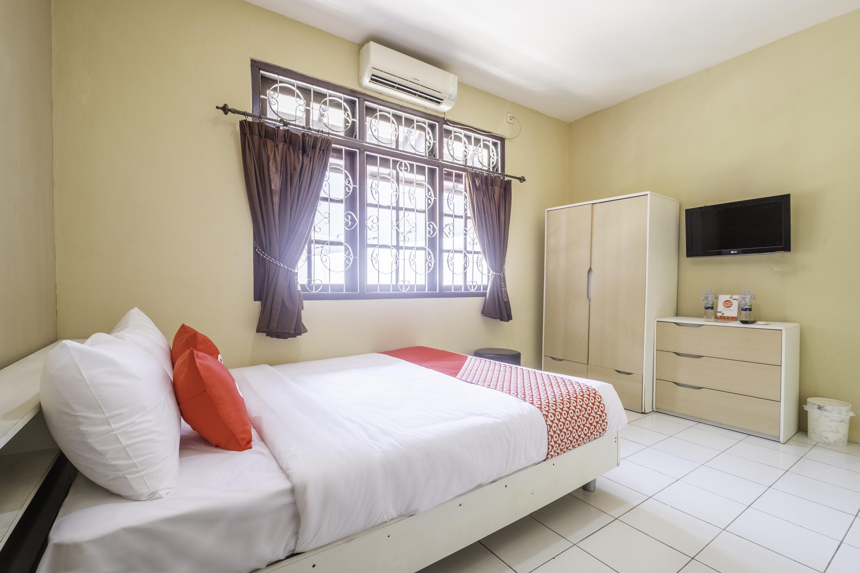 OYO 1568 Stasiun KA Cirebon Residence Exterior foto