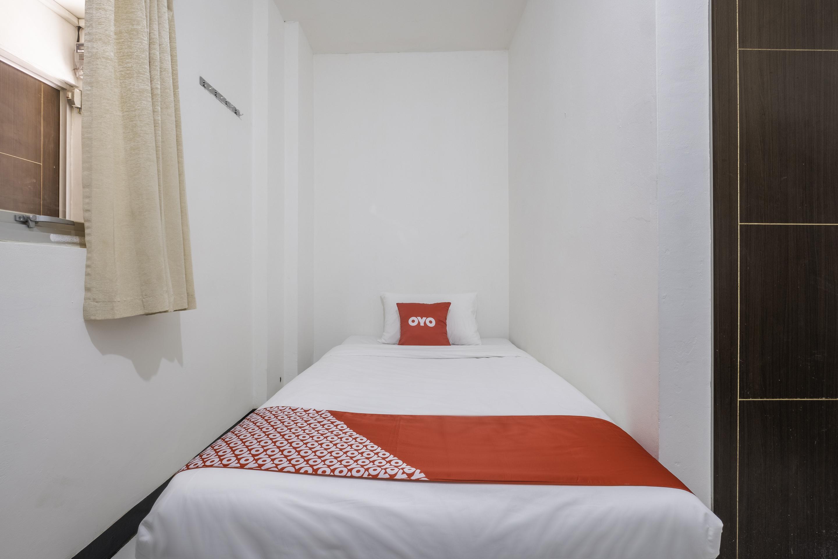 OYO 1568 Stasiun KA Cirebon Residence Exterior foto