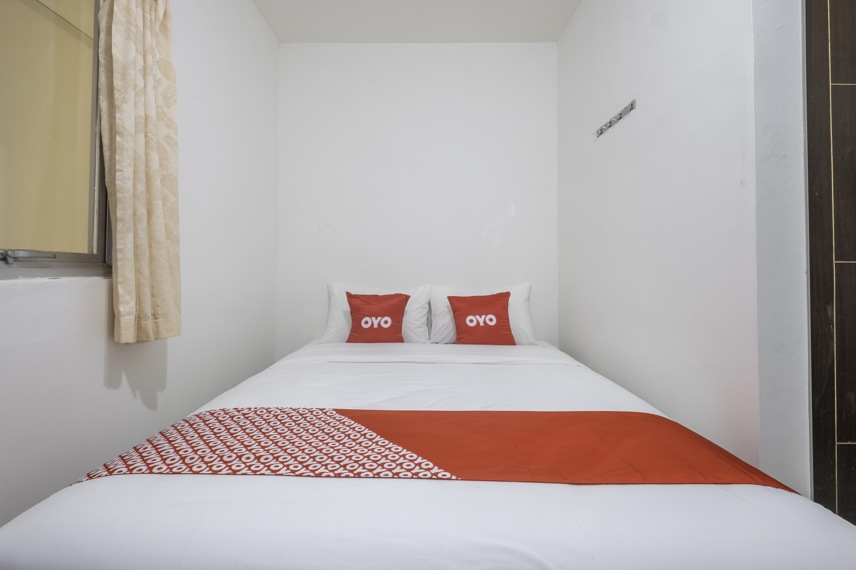 OYO 1568 Stasiun KA Cirebon Residence Exterior foto