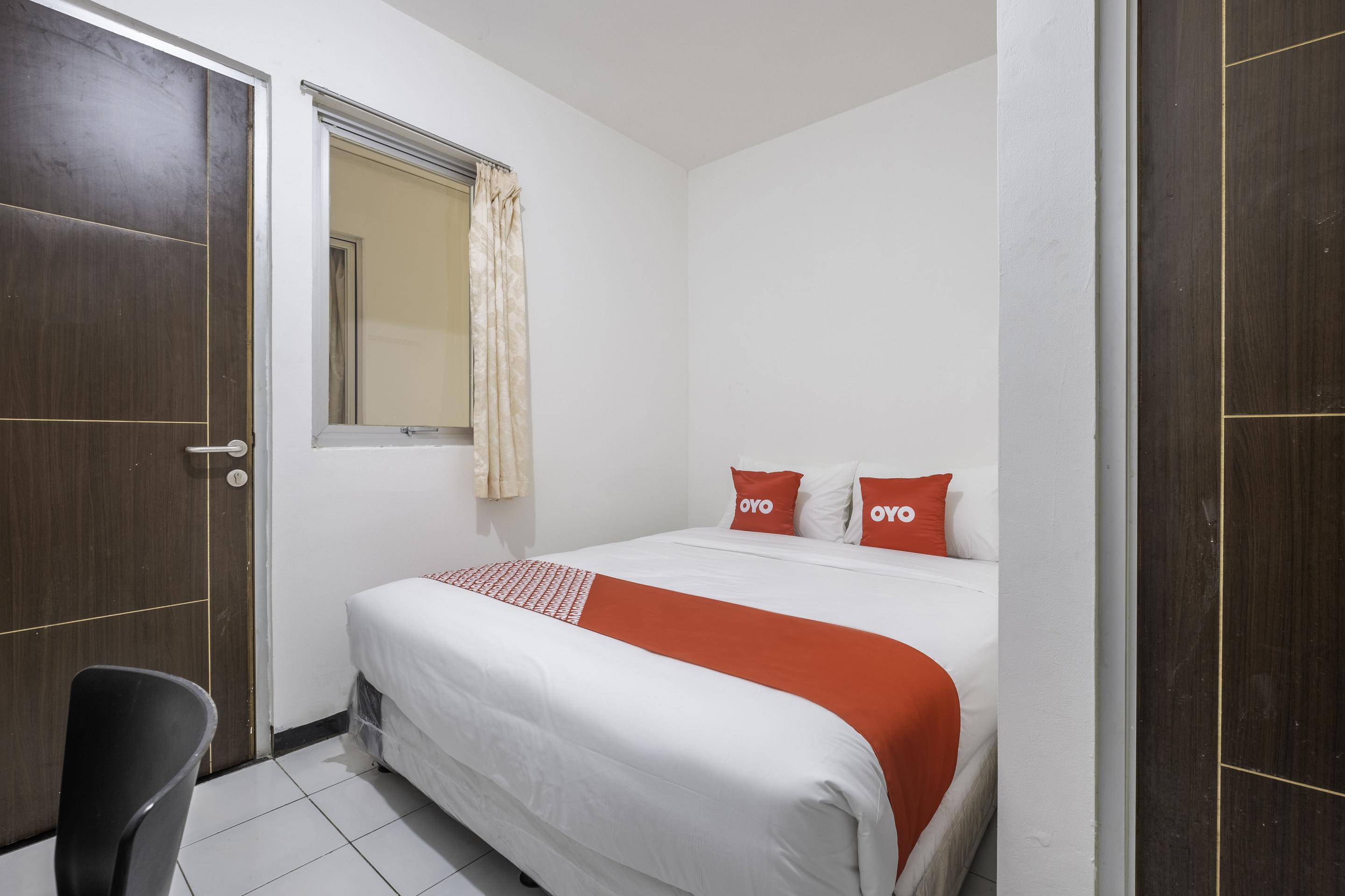 OYO 1568 Stasiun KA Cirebon Residence Exterior foto
