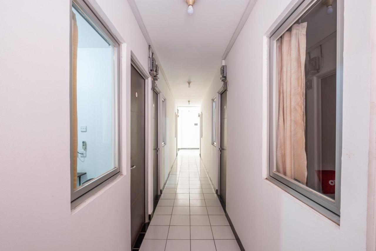 OYO 1568 Stasiun KA Cirebon Residence Exterior foto